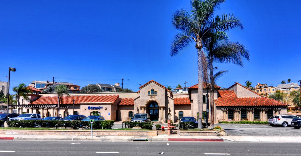 3300 W Coast Hwy, Newport Beach, CA à louer - Photo de l’immeuble – Image 1 sur 8