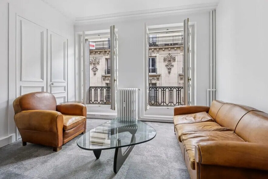 112-114 Rue La Boétie, Paris à louer - Photo de l’immeuble – Image 2 sur 17