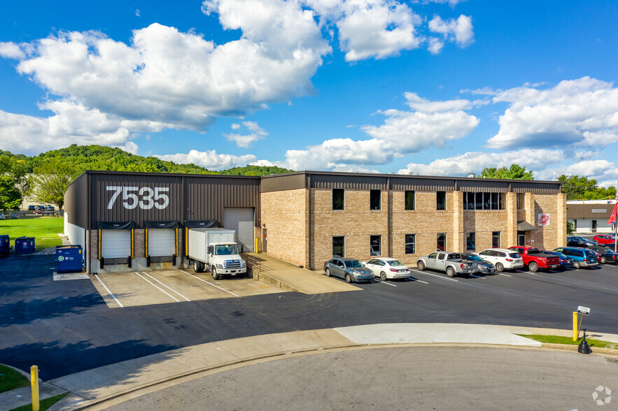 7535 Hickory Hills Ct, Whites Creek, TN à louer - Photo de l’immeuble – Image 1 sur 5