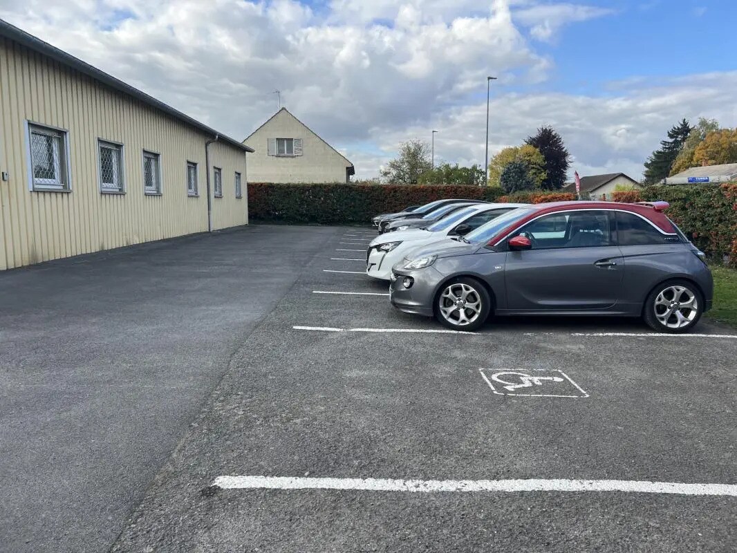 Industriel/Logistique dans Cormontreuil à louer Photo de l’immeuble– Image 1 sur 9