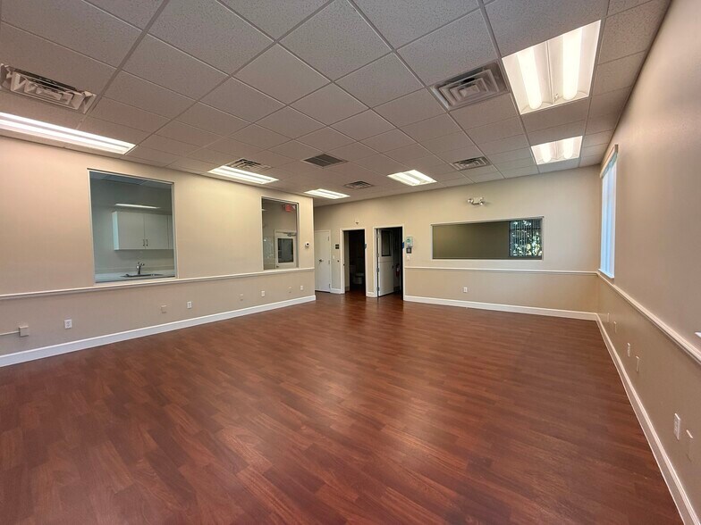1200 W Granada Blvd, Ormond Beach, FL à louer - Photo intérieure – Image 3 sur 13