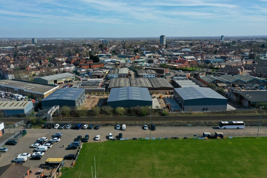 10 Endermere Rd, Coventry à louer - Photo de l’immeuble – Image 1 sur 15