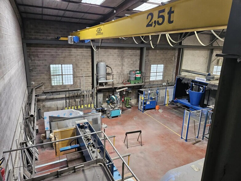 Local d’activités dans Vitrolles à louer - Photo intérieure – Image 3 sur 9