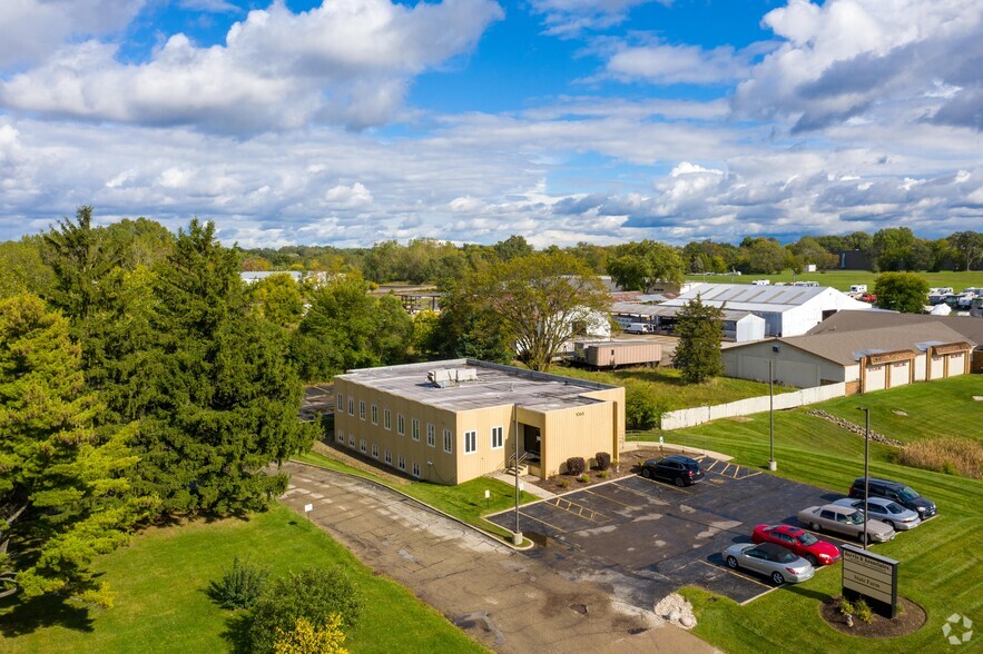 1065 Lake Ave, Woodstock, IL à louer - Aérien – Image 2 sur 10