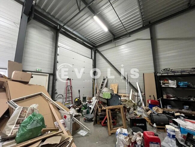 Plus de détails pour Local d'activités à louer