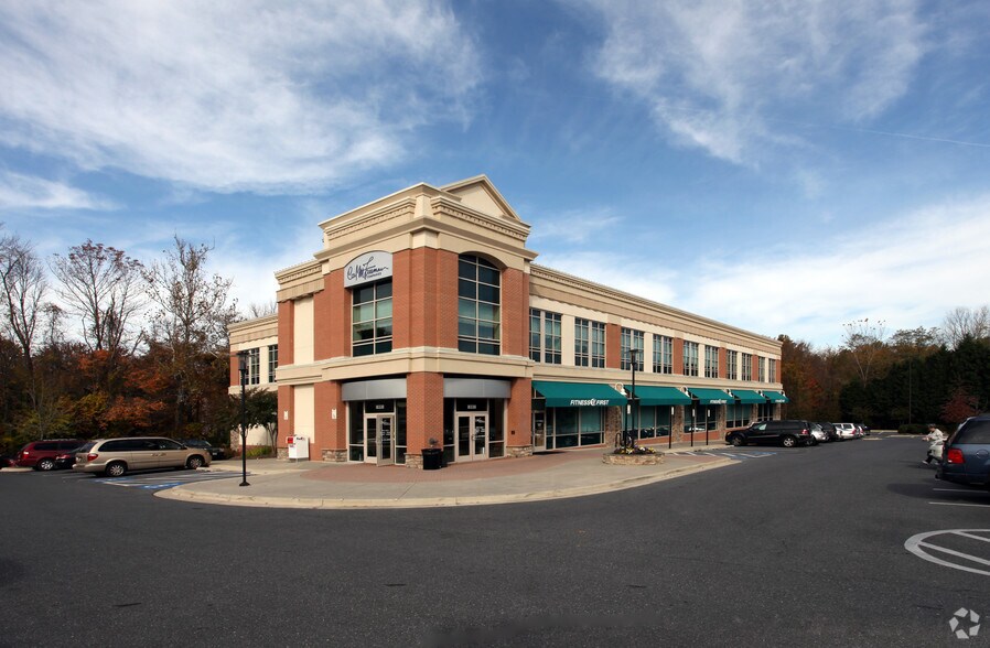 18330 Village Center Dr, Olney, MD à louer - Photo principale – Image 1 sur 3