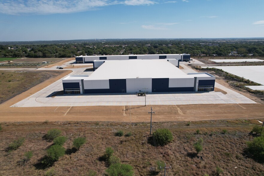 1500 Northlake Pass, Universal City, TX à louer - Photo de l’immeuble – Image 3 sur 14