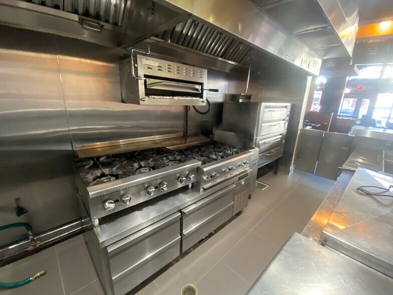 38-46 E Colorado Blvd, Pasadena, CA à louer - Photo de l’immeuble – Image 3 sur 12