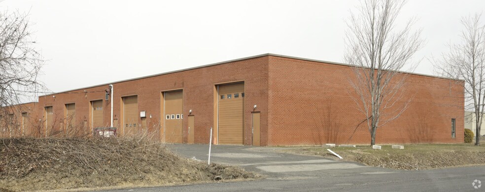 1400 Rue de Coulomb, Boucherville, QC à louer - Photo de l’immeuble – Image 2 sur 2
