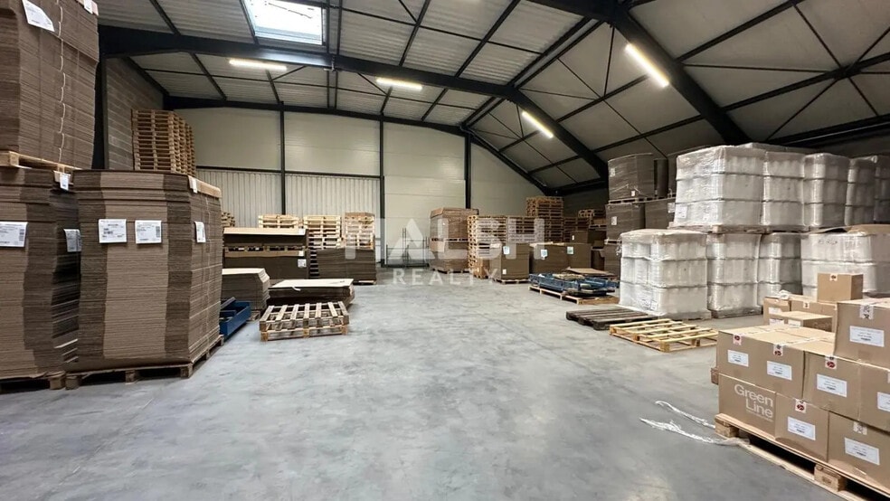 Local d’activités dans Villefranche-sur-Saône à louer - Photo de l’immeuble – Image 3 sur 11