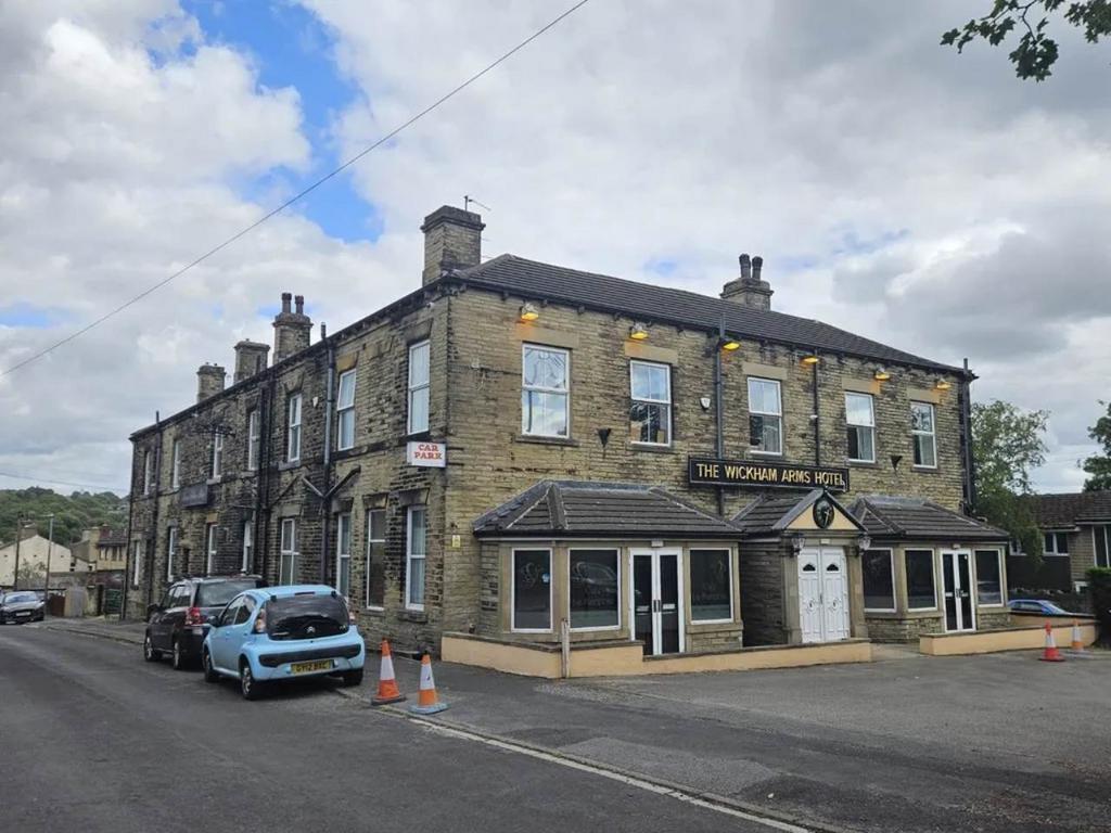 15 St. Peg Ln, Cleckheaton à louer Photo de l’immeuble– Image 1 sur 3
