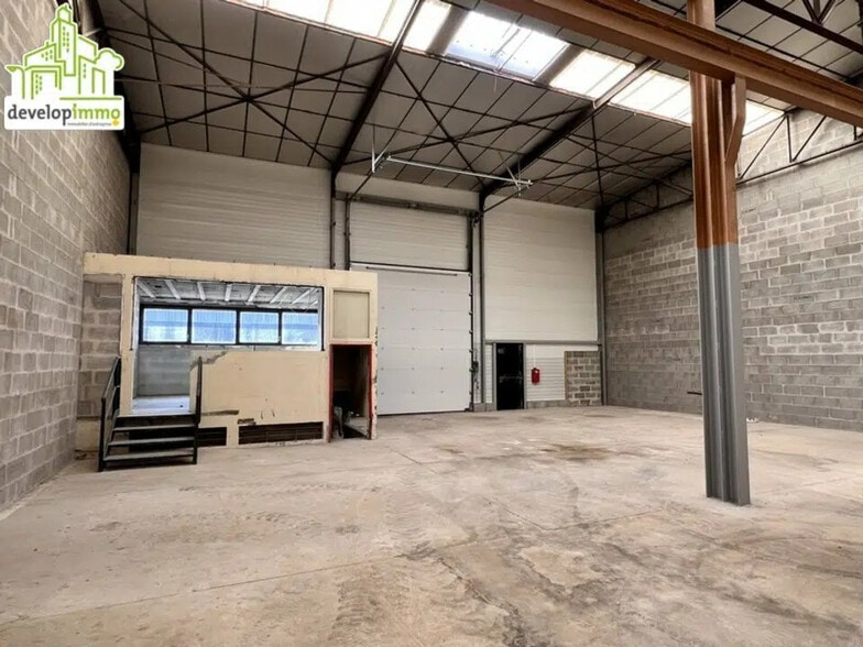 Local d’activités dans Caen à louer - Photo de l’immeuble – Image 1 sur 7