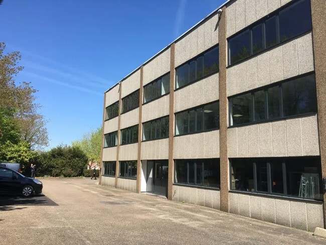 Plus de détails pour 7 Rue René Cassin, Herblay-sur-Seine - Bureau à louer
