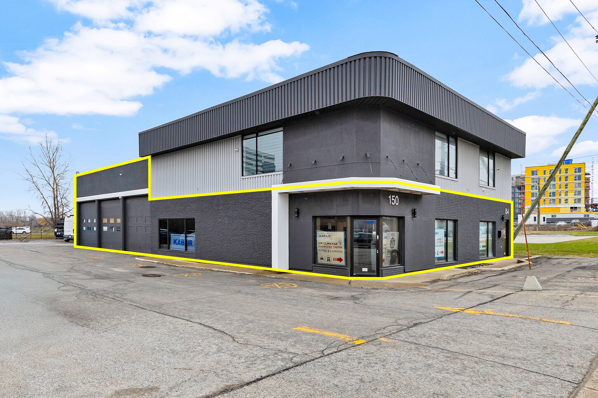150 Boul Saint-Martin O, Laval, QC à louer Photo principale– Image 1 sur 28