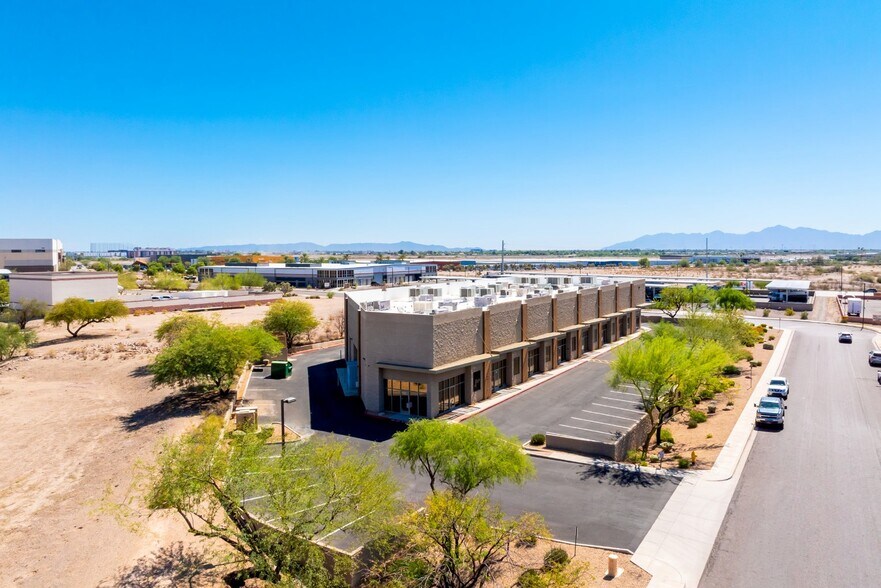 7115 N 110th Ave, Glendale, AZ à louer - Photo de l’immeuble – Image 2 sur 7