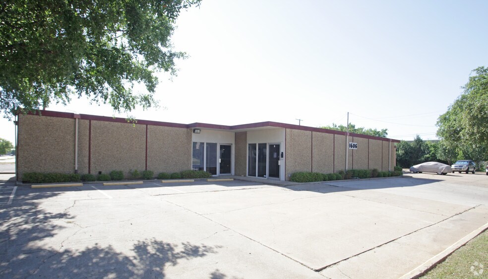1606 109th St, Grand Prairie, TX à louer - Photo de l’immeuble – Image 2 sur 5