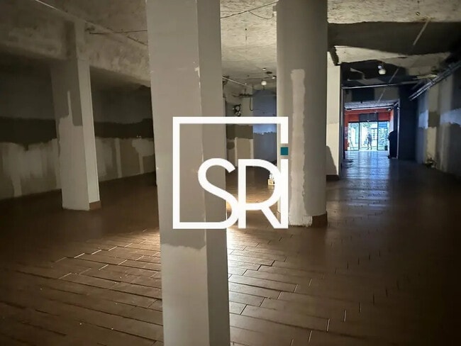 Plus de détails pour Local commercial à louer