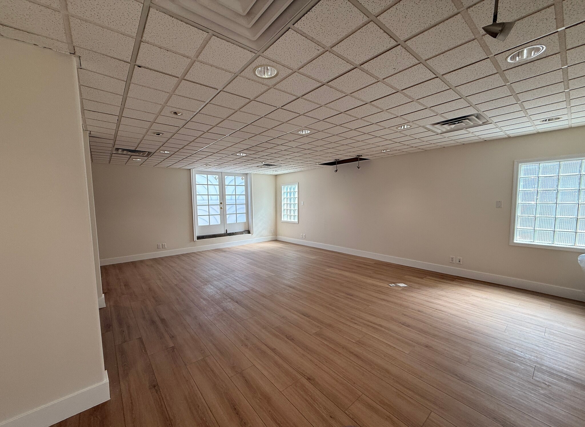 11326 Ventura Blvd, Studio City, CA à louer Photo intérieure– Image 1 sur 12