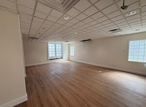 11326 Ventura Blvd, Studio City, CA à louer Photo intérieure– Image 1 sur 12