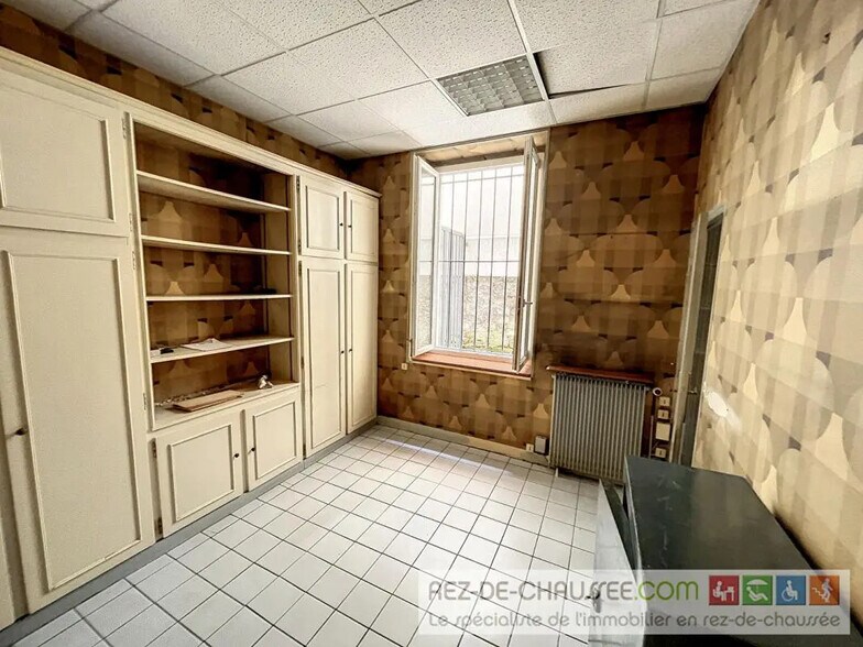Local commercial dans Paris à vendre - Photo de l’immeuble – Image 3 sur 13