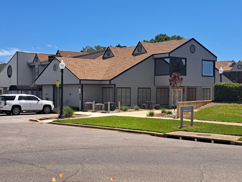 4400 Bayou Blvd, Pensacola, FL à louer - Photo principale – Image 1 sur 46