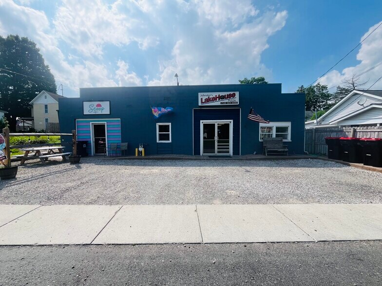 51 N Liberty St, Alexandria, OH à vendre - Photo de l’immeuble – Image 1 sur 18