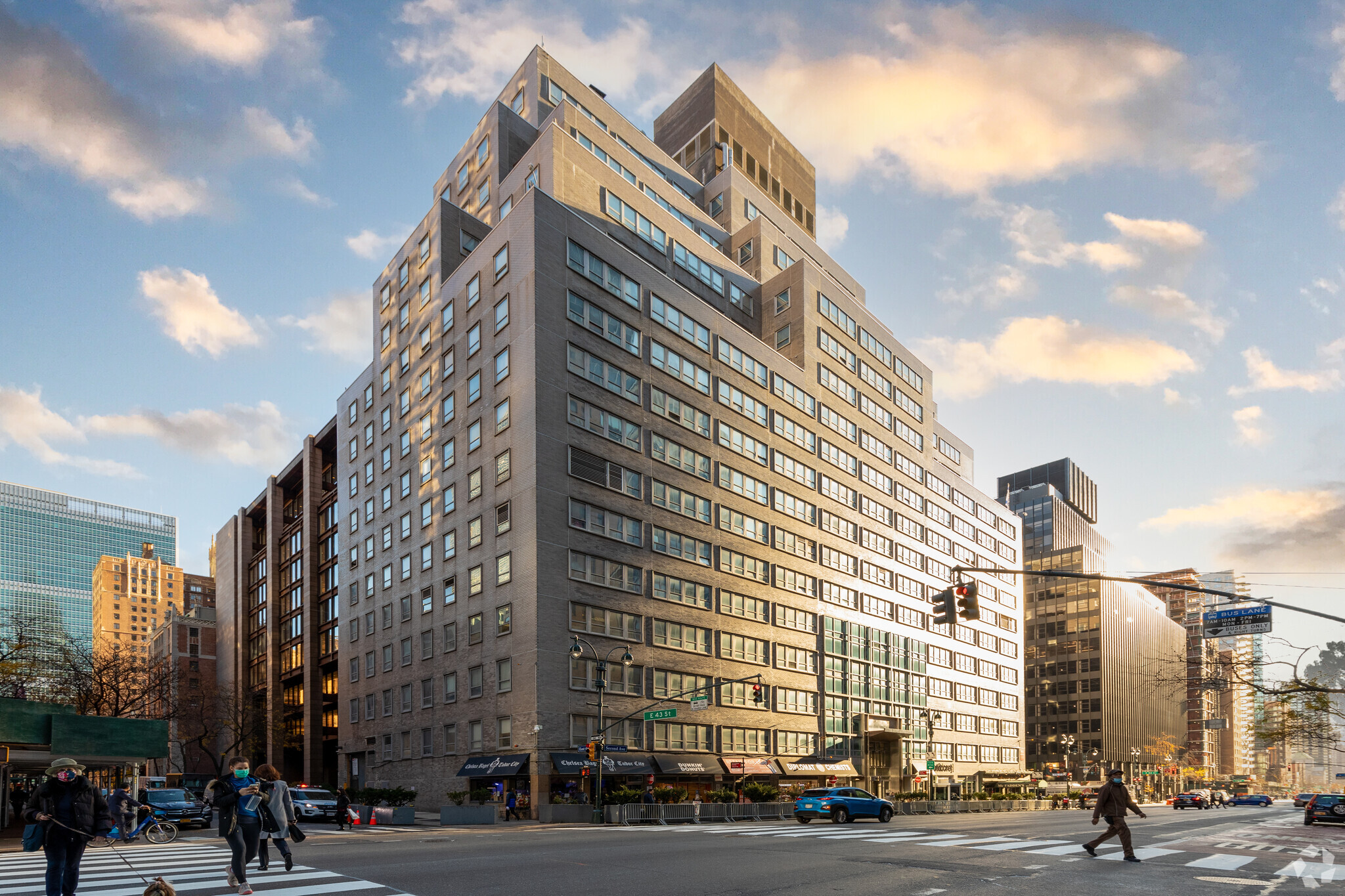 800 Second Ave, New York, NY à vendre Photo de l’immeuble– Image 1 sur 5