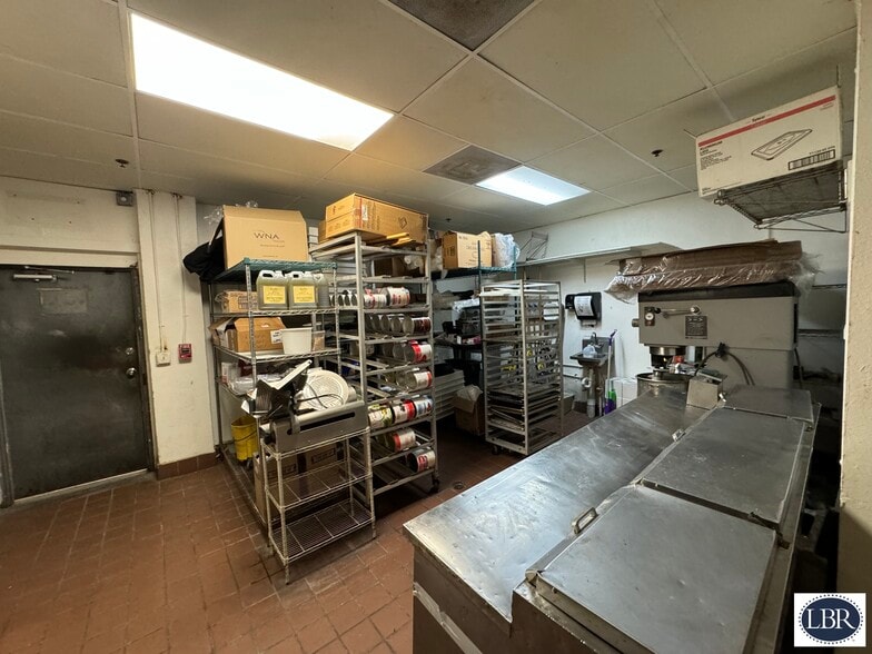 918 E New Haven Ave, Melbourne, FL à louer - Photo intérieure – Image 3 sur 9