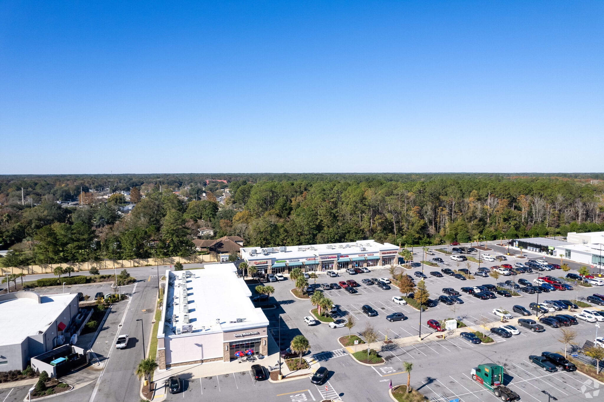 7025-7099 Collins Rd, Jacksonville, FL à louer Aérien– Image 1 sur 9