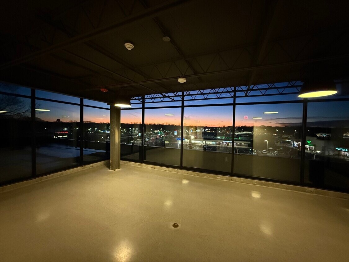 1919 Middle Country Rd, Centereach, NY à louer Photo principale– Image 1 sur 8