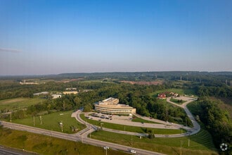 649 North Service Rd, Burlington, ON - VUE AÉRIENNE  vue de carte