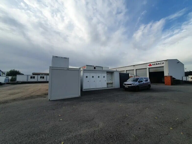 Local d'activités dans Bassens à vendre - Photo de l’immeuble – Image 2 sur 7