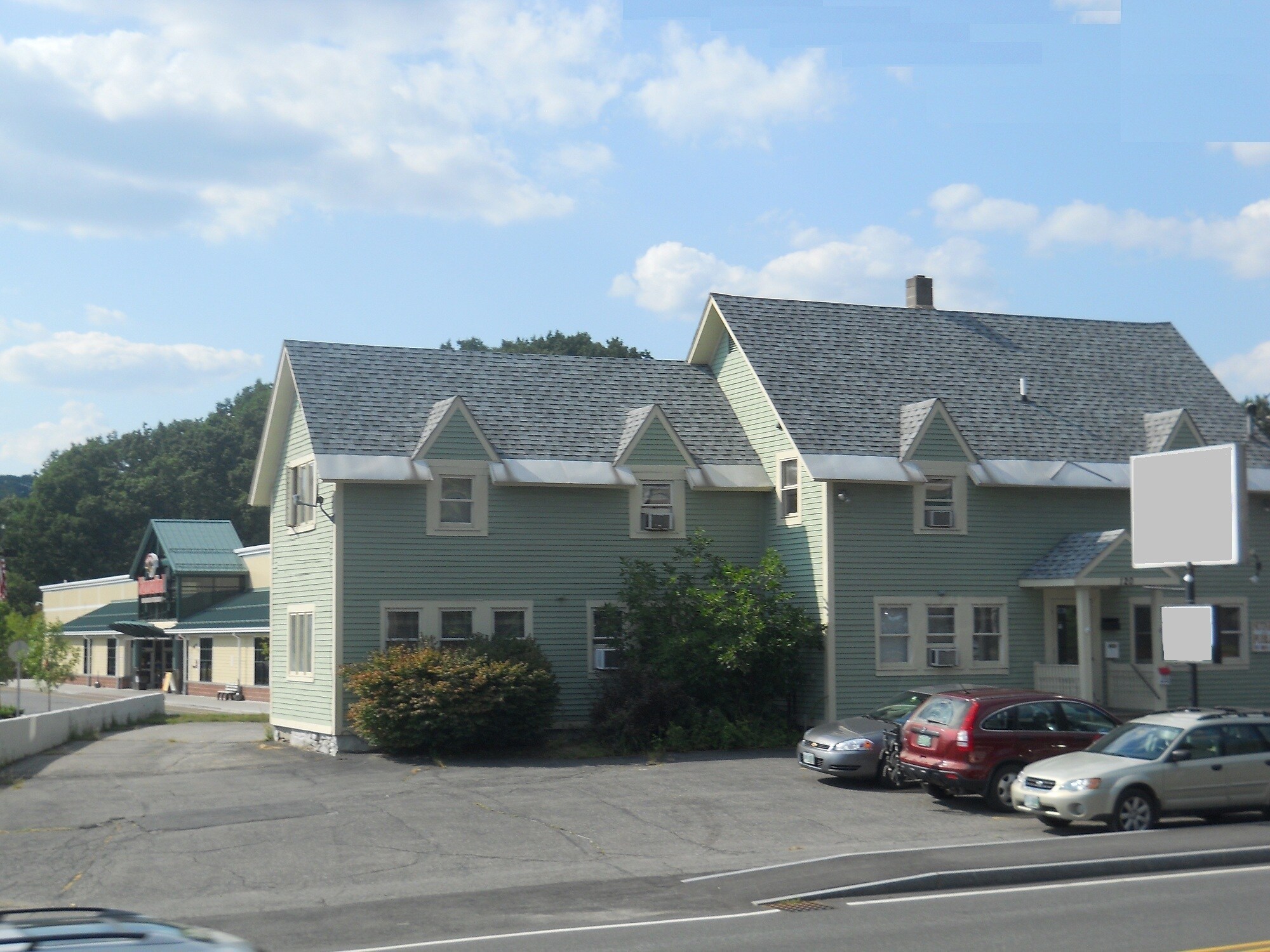 120 S Main St, West Lebanon, NH à louer Photo de l’immeuble– Image 1 sur 12