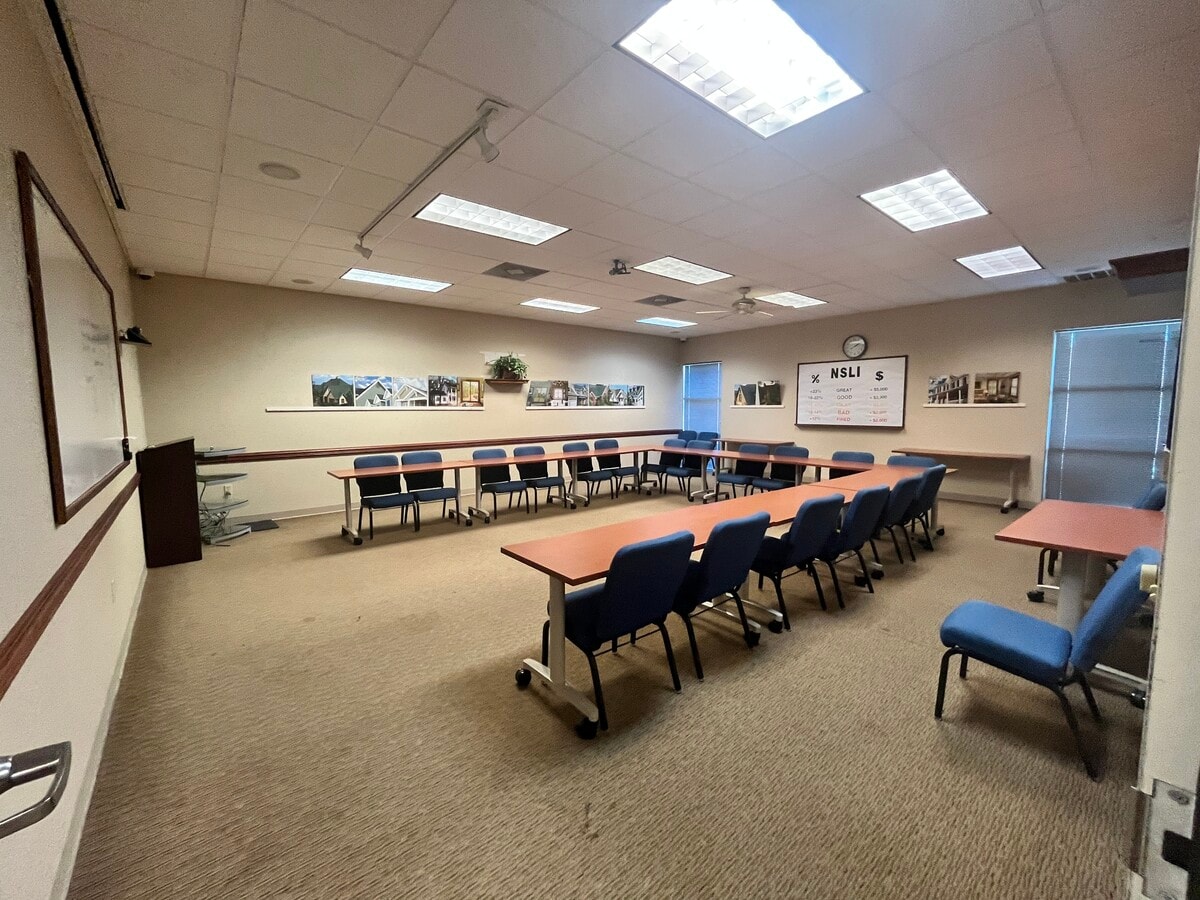 652 Independence Pky, Chesapeake, VA 23320 - Lot 130 - - Photo intérieure - Image 1 of 3