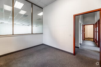 31 King St, St Catharines, ON à louer Photo intérieure– Image 2 sur 2