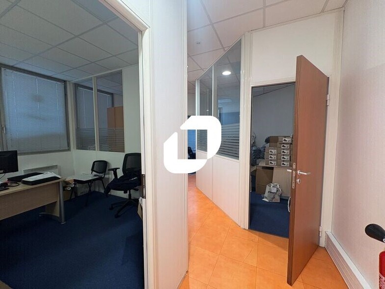Bureau dans Montigny-le-Bretonneux à louer - Photo intérieure – Image 2 sur 8