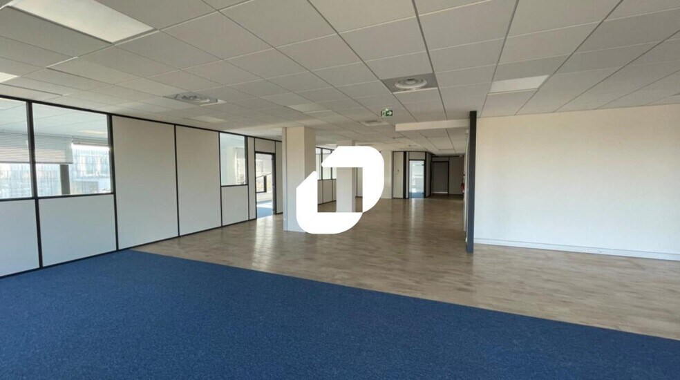 Bureau dans Jossigny à louer - Photo de l’immeuble – Image 1 sur 24