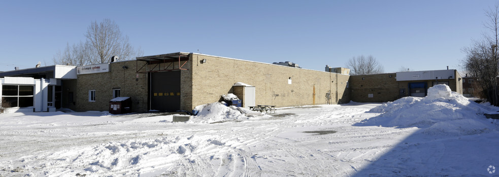 909 St Upton, Montréal, QC à louer - Photo de l’immeuble – Image 2 sur 2