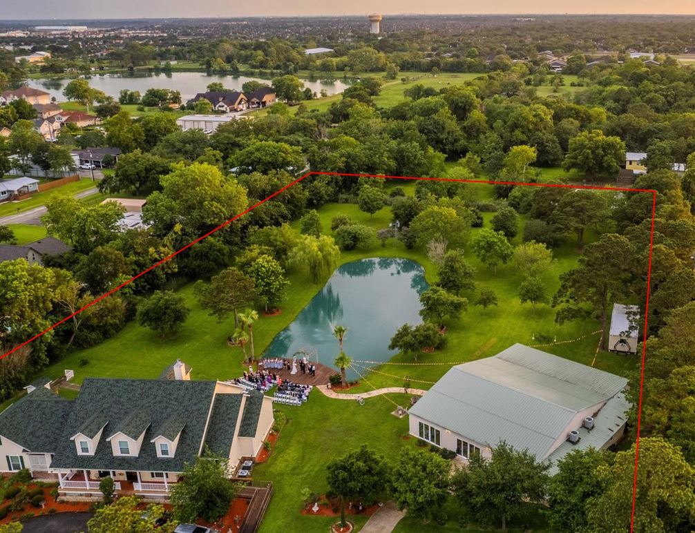 1019 Lewis Dr, Kemah, TX à vendre Photo principale– Image 1 sur 2
