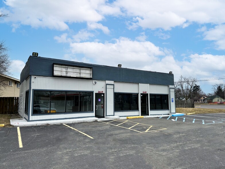 2625-2645 S Wayne Rd, Westland, MI à vendre - Photo de l’immeuble – Image 3 sur 7
