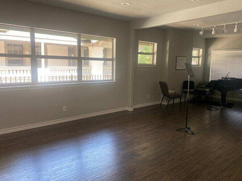 2816 Hemphill St, Fort Worth, TX à vendre - Photo de l’immeuble – Image 2 sur 6