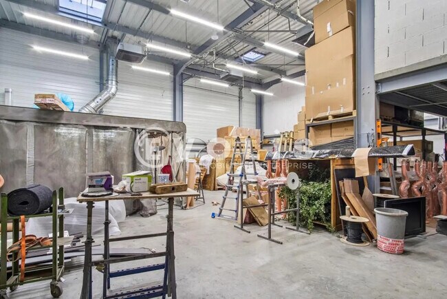 Plus de détails pour Bureau à vendre