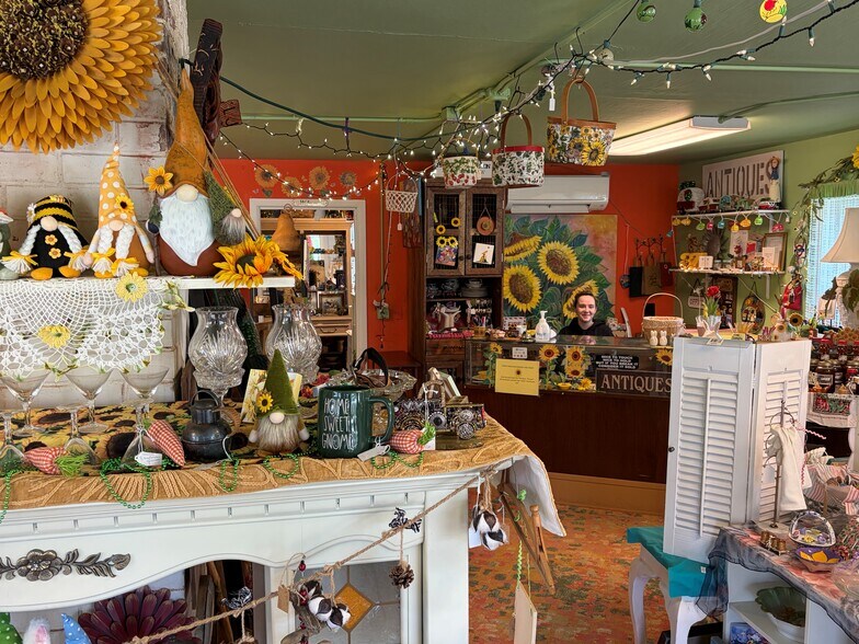 1120 Main St, Philomath, OR à louer - Photo de l’immeuble – Image 3 sur 17