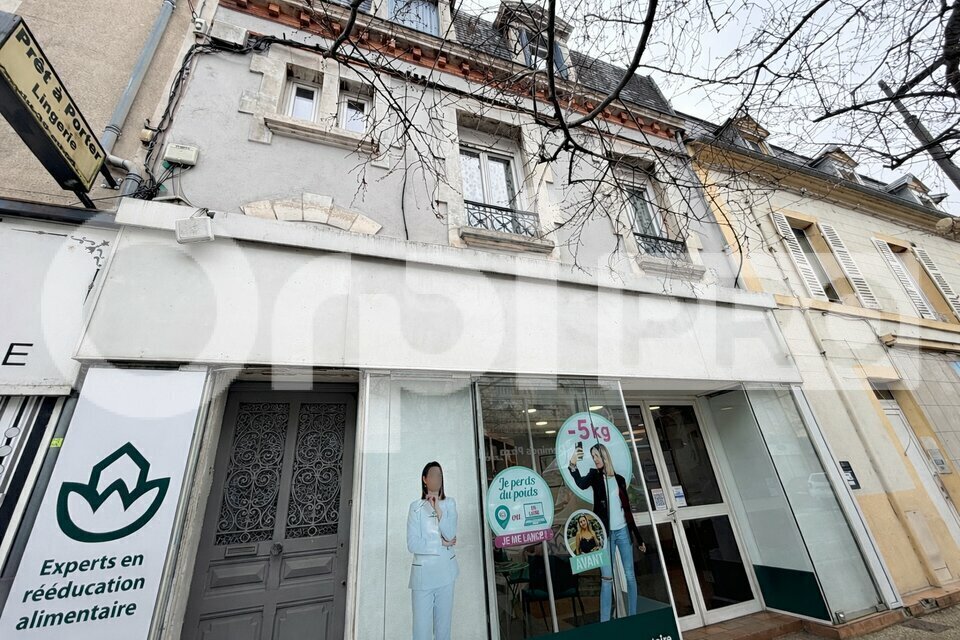 Local d'activités dans Montluçon à vendre Photo de l’immeuble– Image 1 sur 13