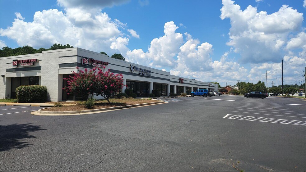 151 S Houston Lake Rd, Warner Robins, GA à louer - Photo de l’immeuble – Image 2 sur 5