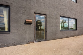 8301 Keele St, Concord, ON à louer Photo de l’immeuble– Image 2 sur 12