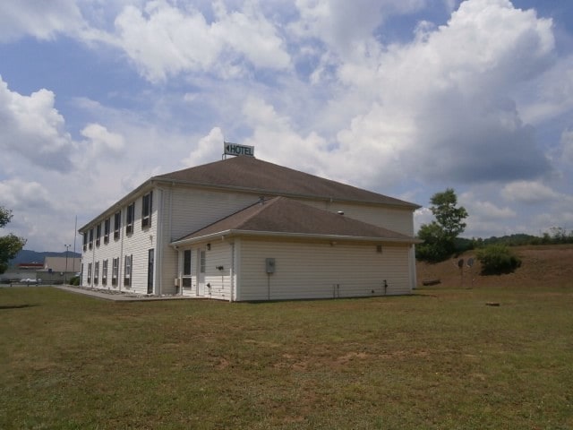 2521 Lawn Rd, Meadow Bridge, WV à vendre - Photo de l’immeuble – Image 3 sur 8