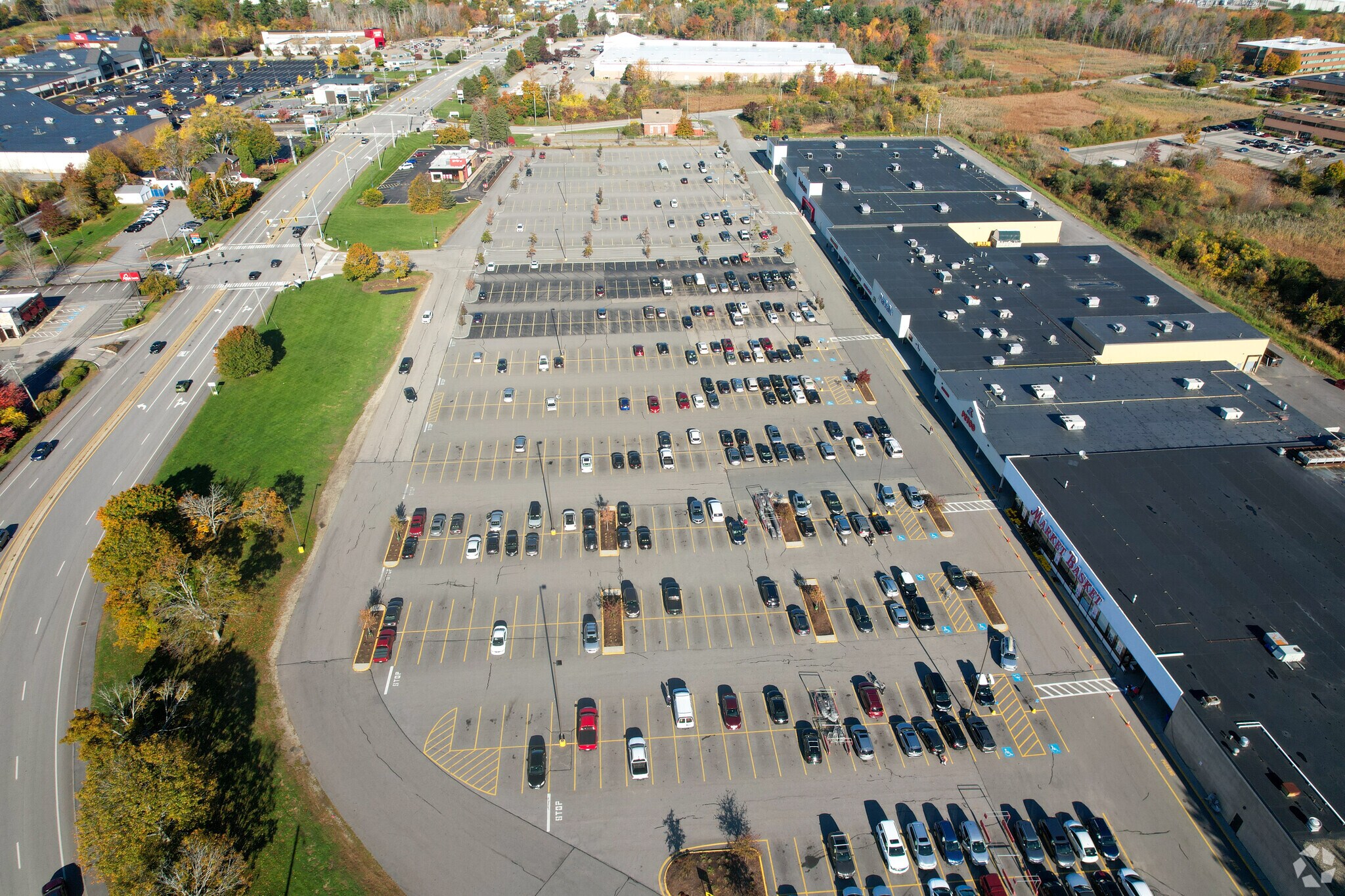 1465 Woodbury Ave, Portsmouth, NH à louer Photo principale– Image 1 sur 8