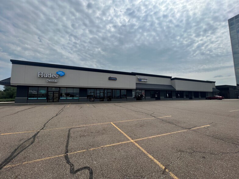 4400-4420 Belden Village St NW, Canton, OH à louer - Photo de l’immeuble – Image 2 sur 2