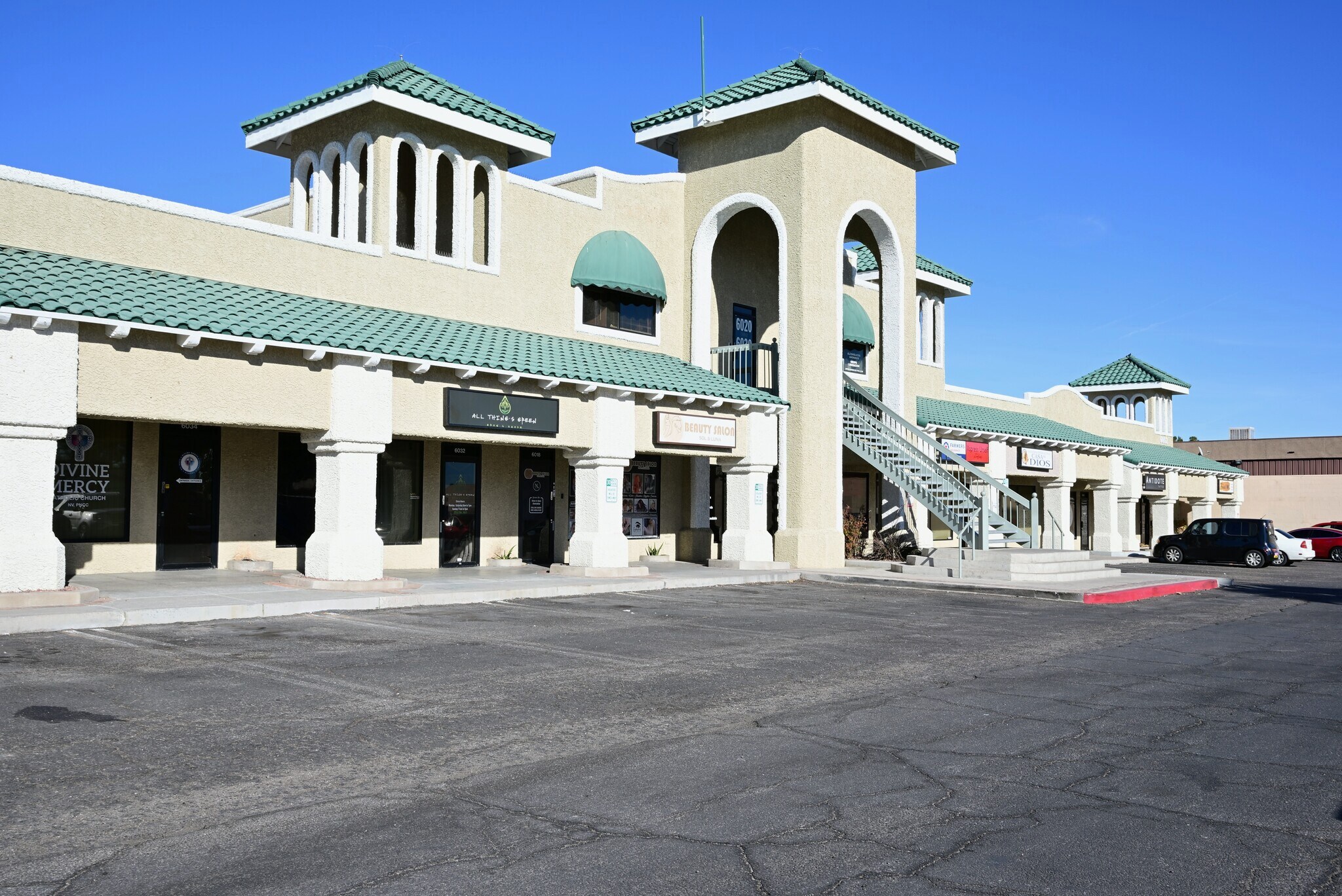 6000-6038 Smoke Ranch Rd, Las Vegas, NV à louer Photo de l’immeuble– Image 1 sur 8